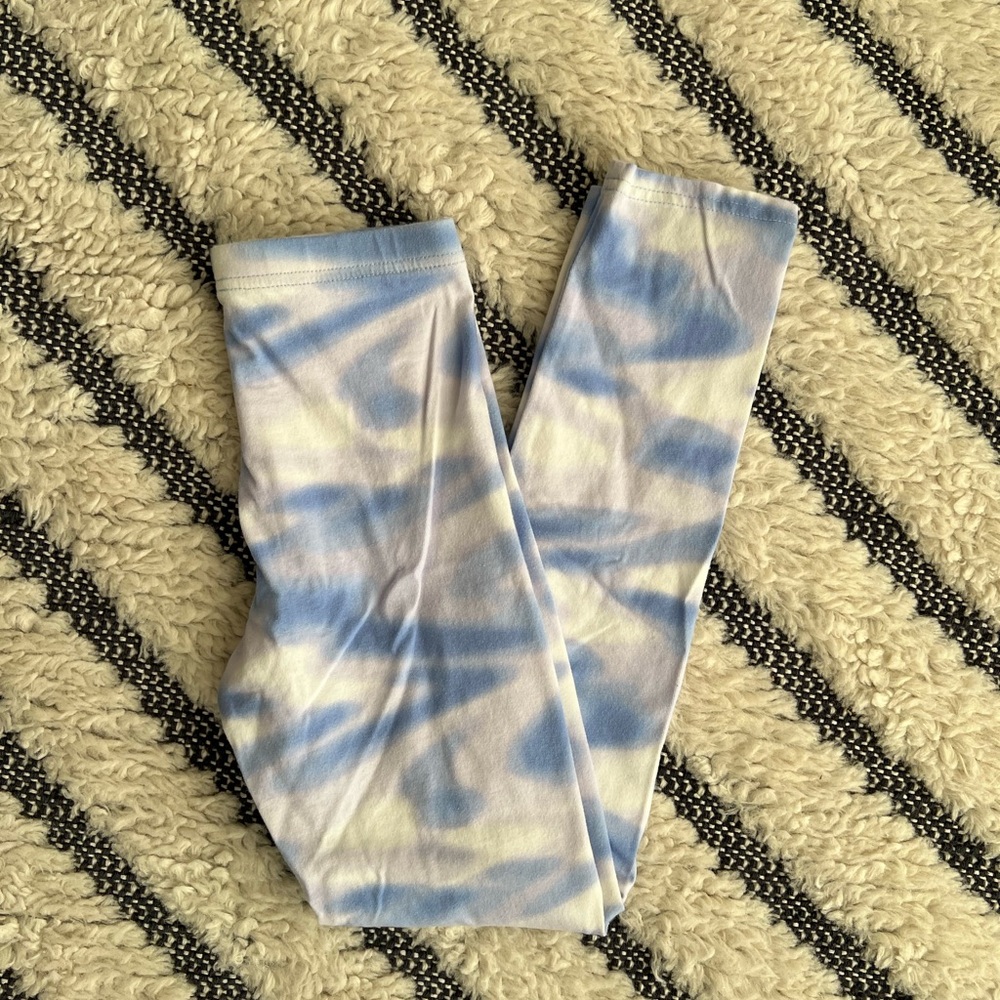 Old Navy cloud pattern leggings kids size L (10-12) ☁️